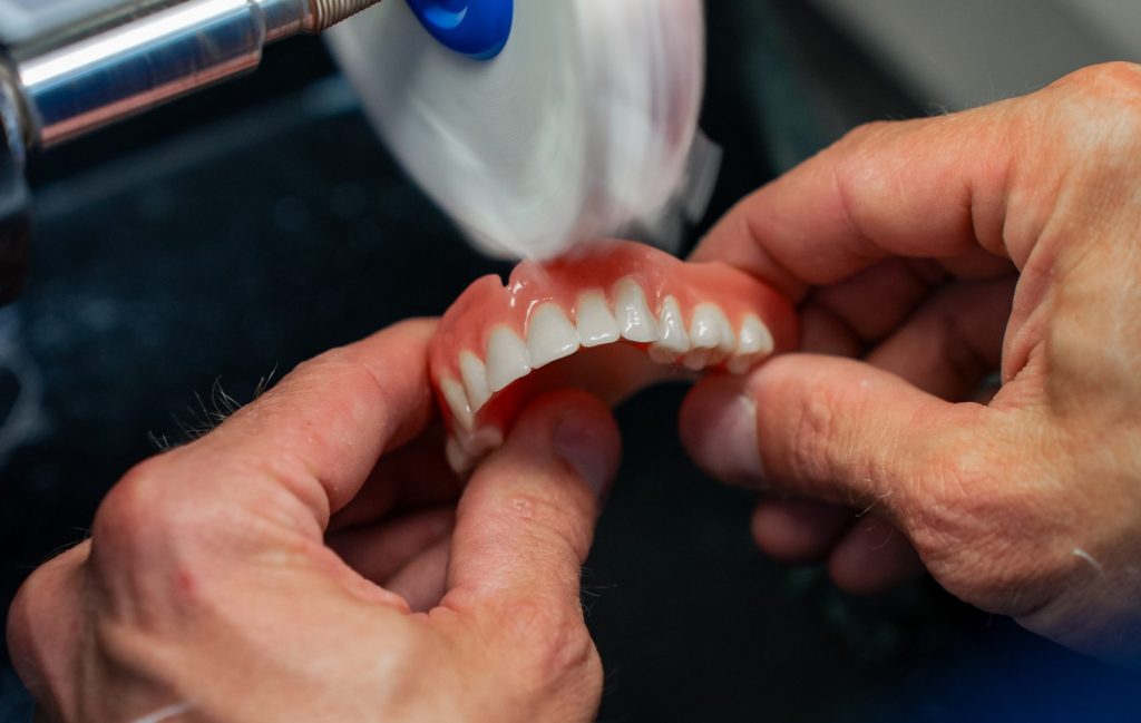 Reparatie Kunstgebit Apeldoorn