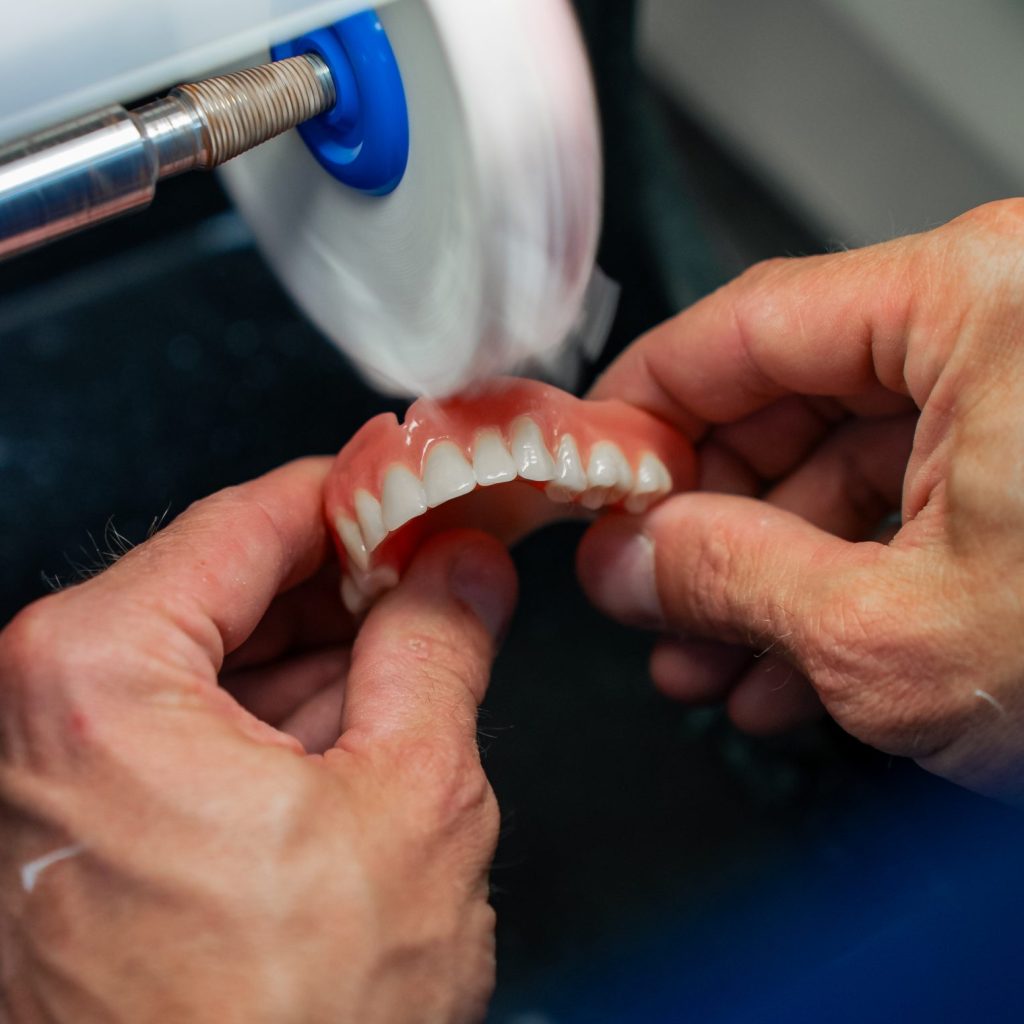 Reparatie Kunstgebit Apeldoorn